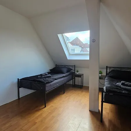 Grosse Vollausgestattete 5-zimmer Mit Parkplatz Naehe Der Autobahnen A2 Und A30