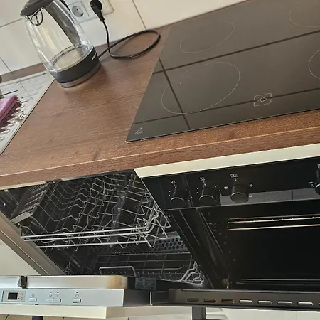 Grosse Vollausgestattete 5-zimmer Mit Parkplatz Naehe Der Autobahnen A2 Und A30 * Lohne (North Rhine-Westphalia)