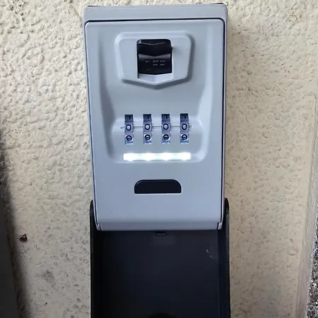 Grosse Vollausgestattete 5-zimmer Mit Parkplatz Naehe Der Autobahnen A2 Und A30 *