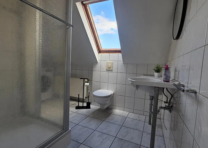 Grosse Vollausgestattete 5-zimmer Mit Parkplatz Naehe Der Autobahnen A2 Und A30 Lejlighed