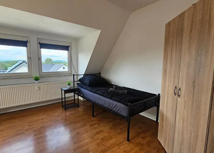 Grosse Vollausgestattete 5-zimmer Mit Parkplatz Naehe Der Autobahnen A2 Und A30 Lejlighed