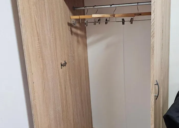 Grosse Vollausgestattete 5-zimmer Mit Parkplatz Naehe Der Autobahnen A2 Und A30